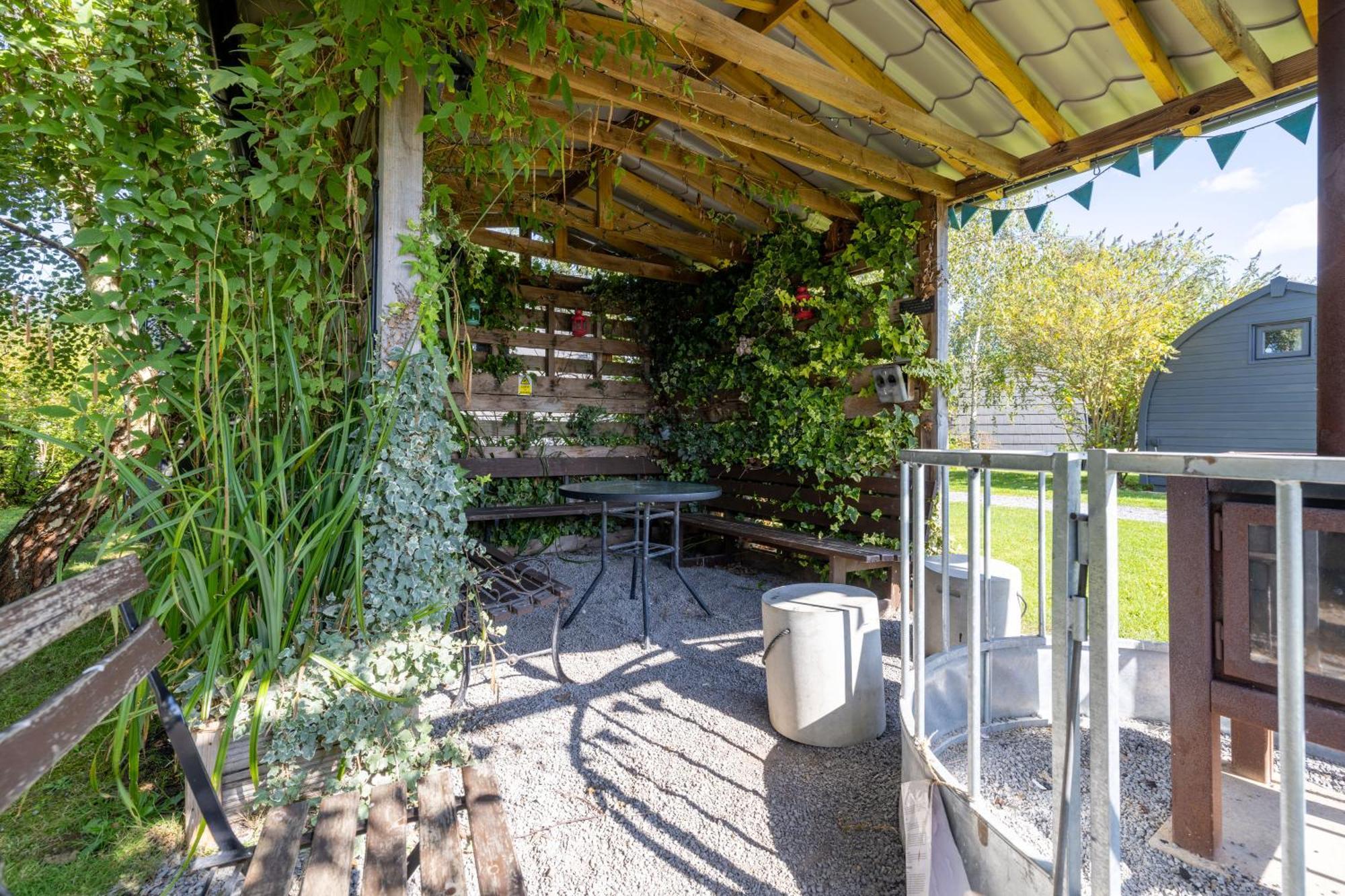The Little Hide - Adult Only Camping Pods Wigginton  Dış mekan fotoğraf