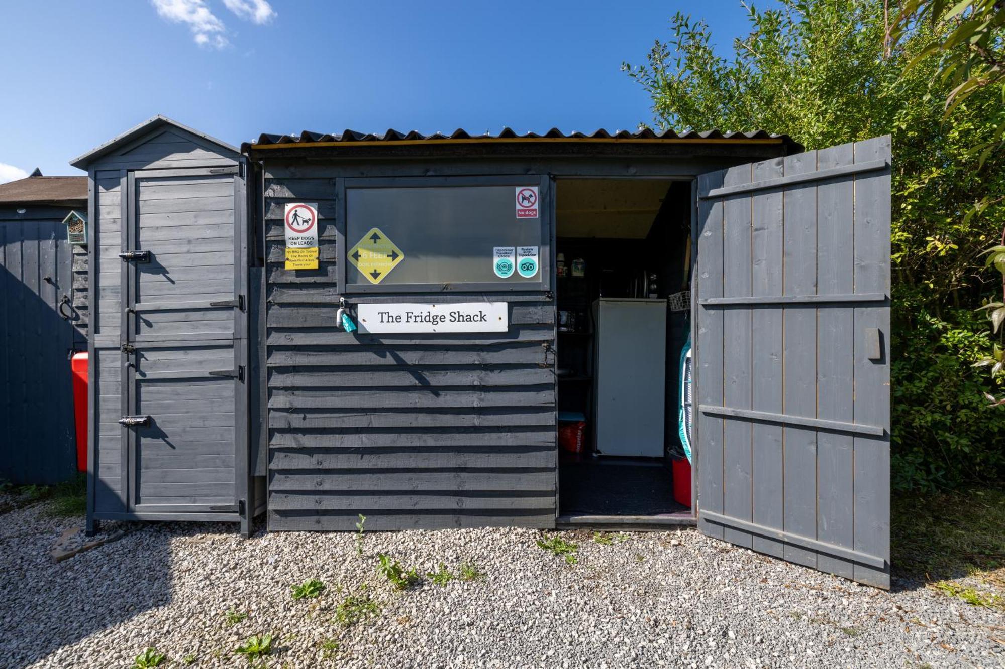 The Little Hide - Adult Only Camping Pods Wigginton  Dış mekan fotoğraf